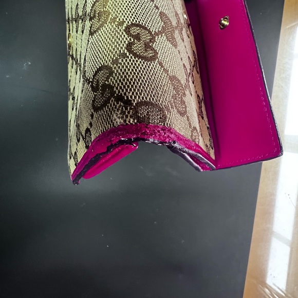 Gucci Beige and Magenta  Women's Wallet - Picture 8 of 13